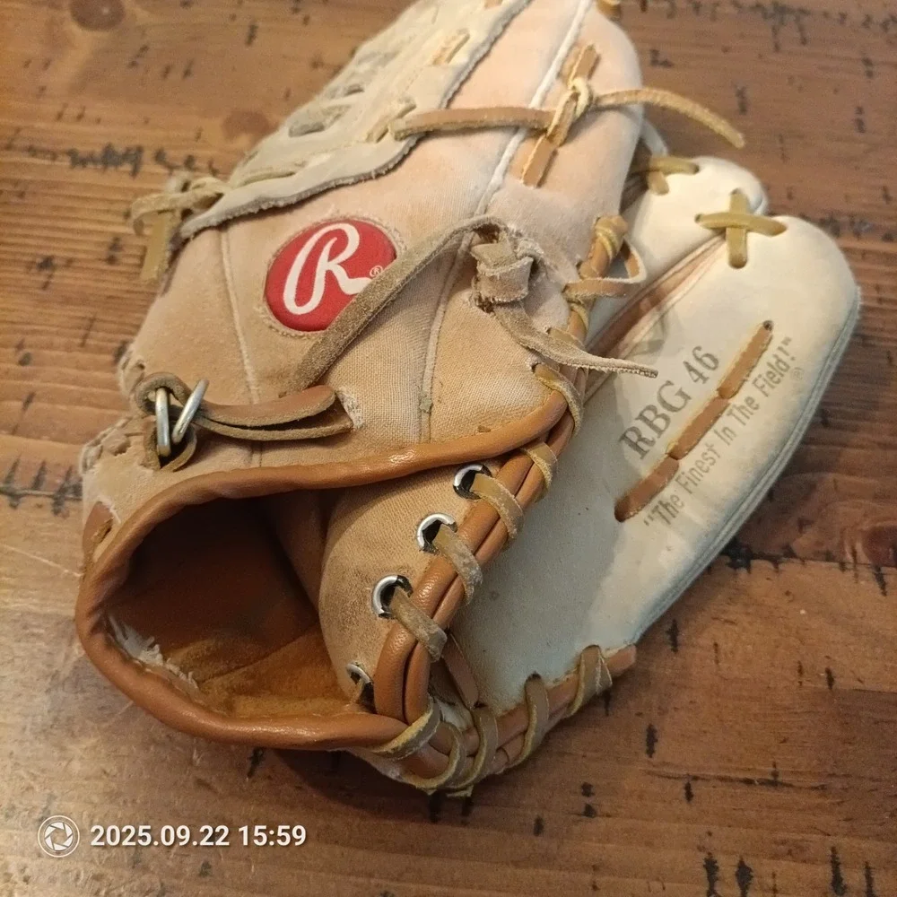 RAWLINGS KEN GRIFFEY JR RBG46 BASEBALL GLOVE RHT /Functional. B1